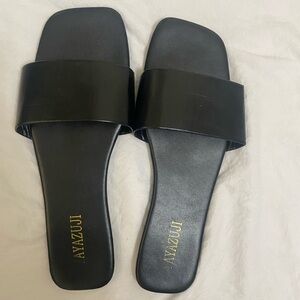 Black Women's Slide Sandals